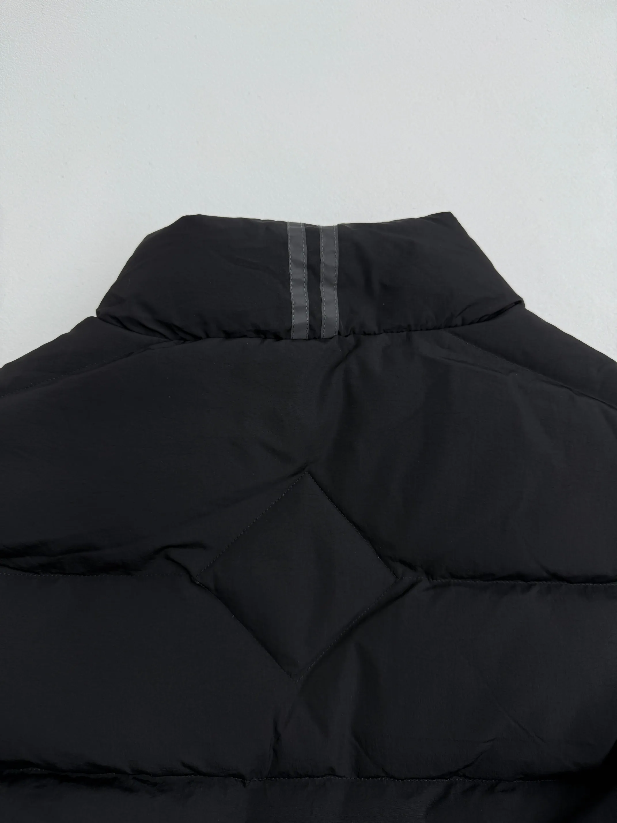 P710 Canada Goose Canada Goose Crofton Series Black Label Lightweight Down Vest S/M/L/XL